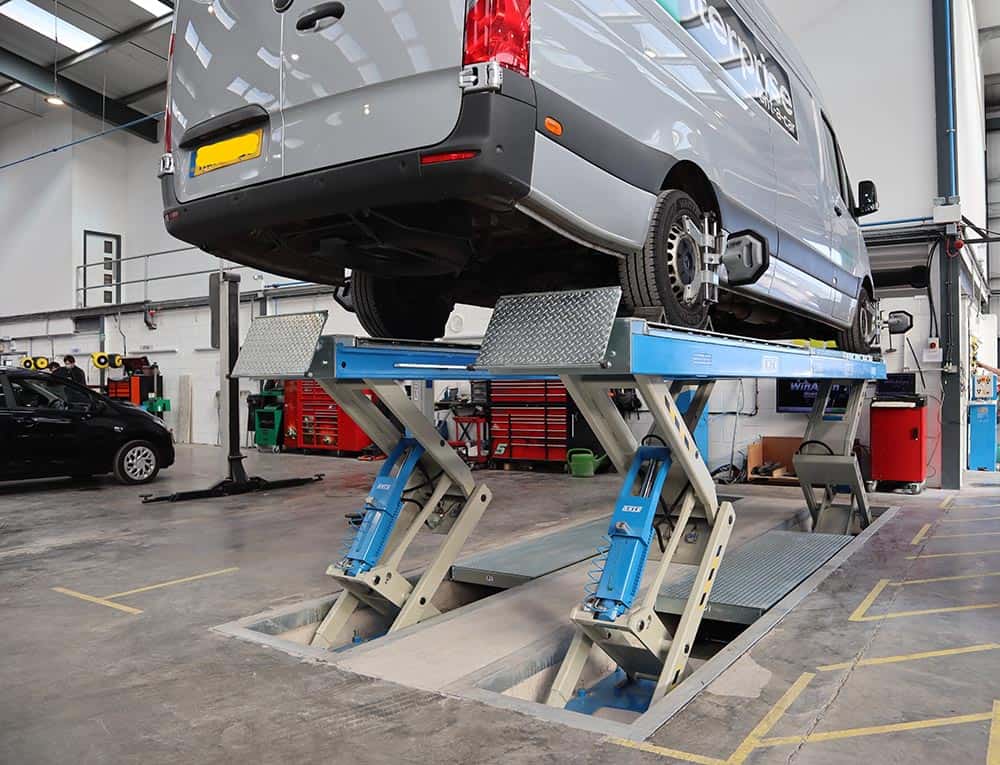 a grey can on an OMCN Xline lift