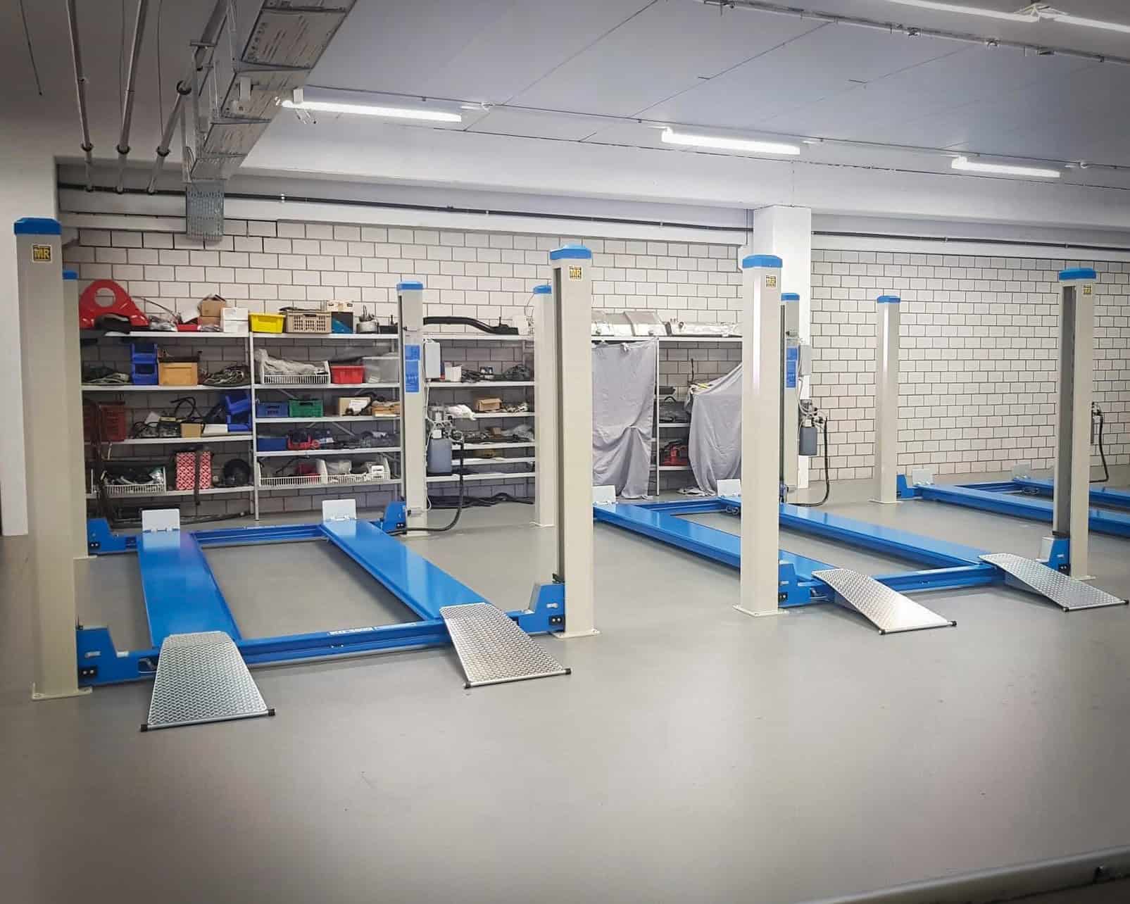automotive-tools-4-post-lift-workshop-image